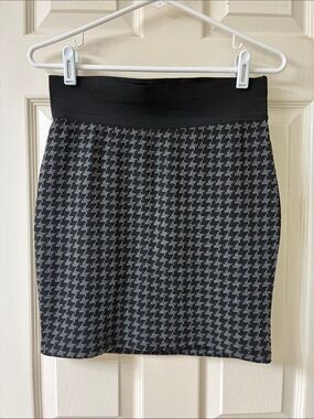 🌷3 for $25🌷Urban Behavior, US M, Grey & Black Houndstooth Bodycon Mini Skirt